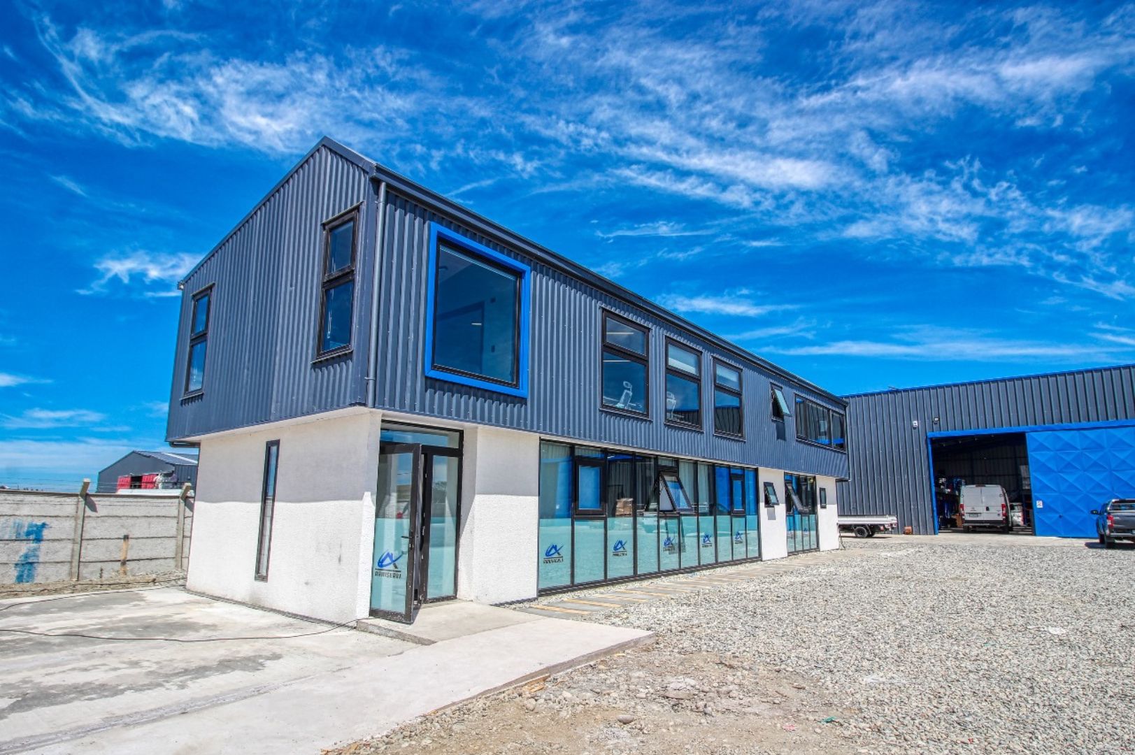 Oficinas y viviendas